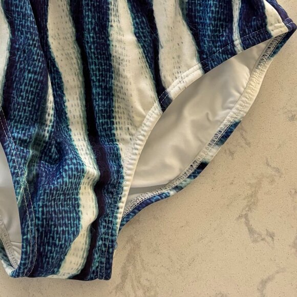 Vix One Piece Swimsuit - Size Small - NWT - Picture 9 of 9